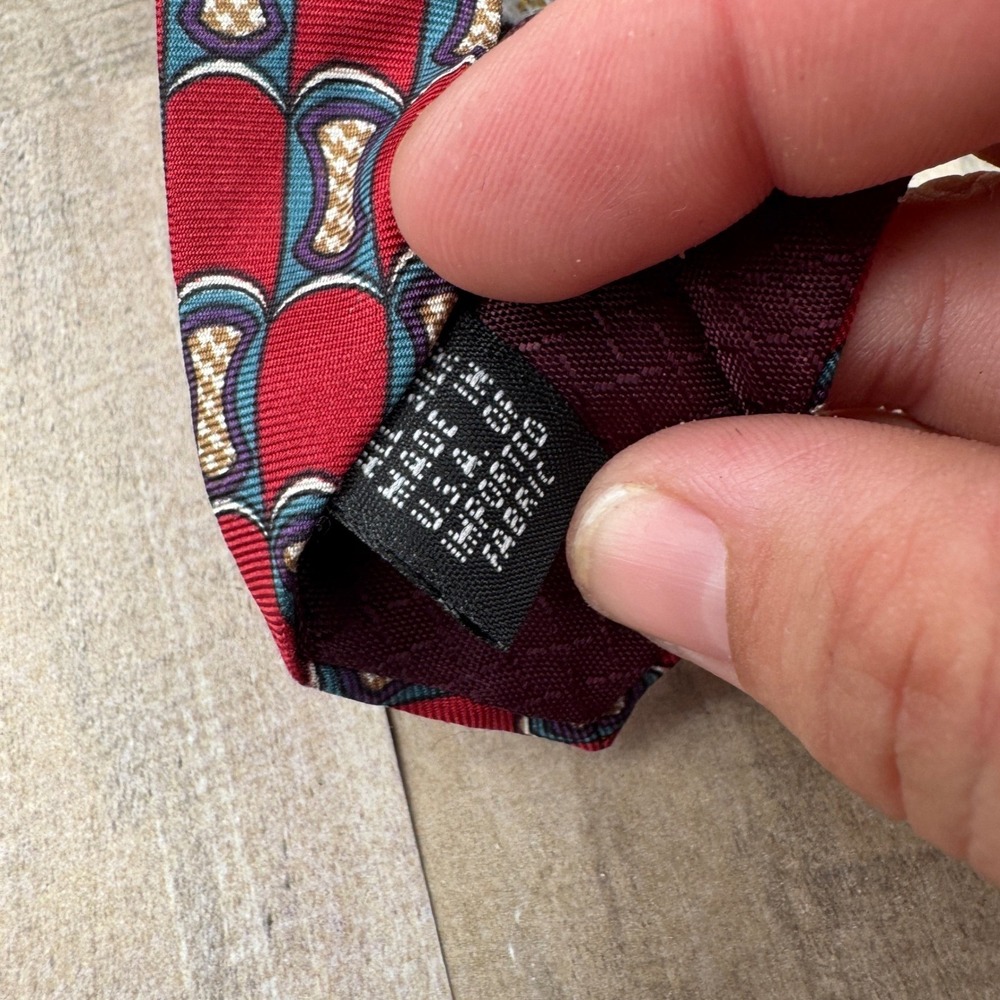 Christian Dior Men's 100% Silk Tie Made in the USA 3.75"x60" Red - Picture 3 of 6